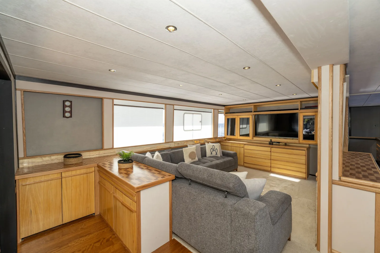 Nayk 3 Trawler Küçük Görsel 2