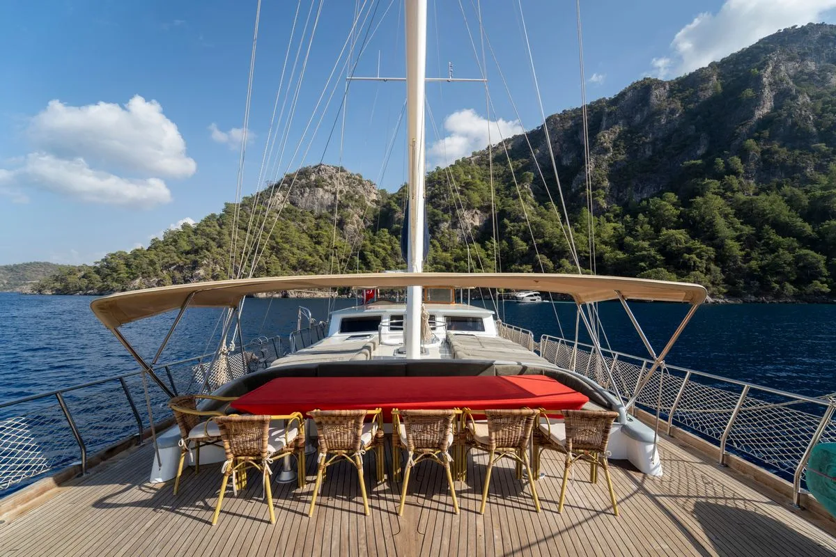 Queen Lila Gulet Küçük Görsel 4