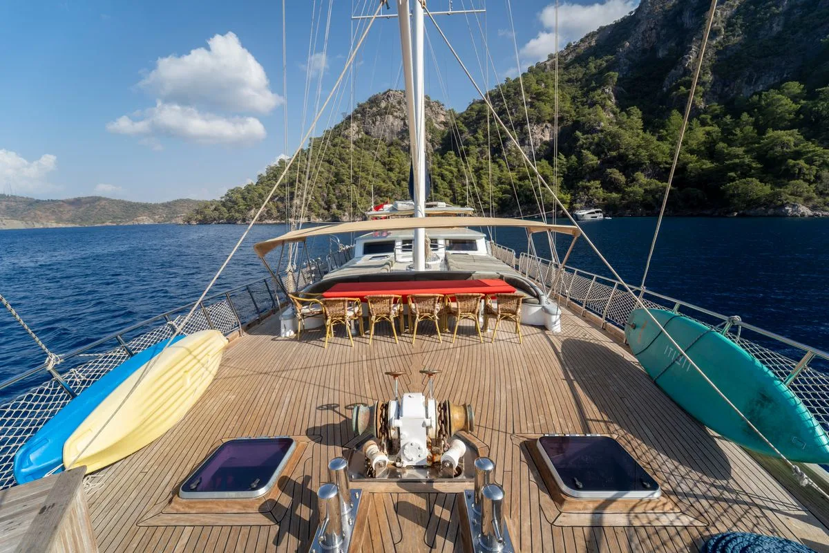 Queen Lila Gulet Küçük Görsel 3