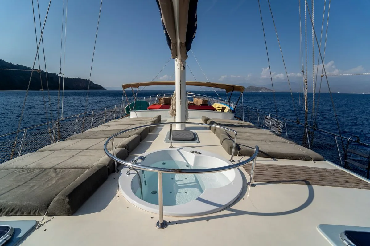 Queen Lila Gulet Küçük Görsel 10