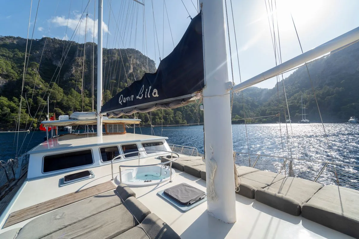 Queen Lila Gulet Küçük Görsel 9