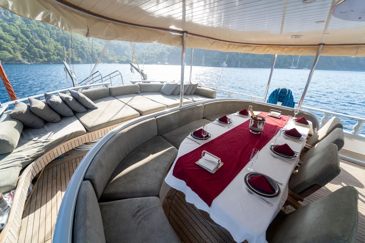 Queen Lila Gulet Küçük Görsel 13