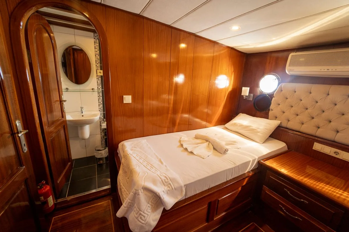 Queen Lila Gulet Küçük Görsel 22