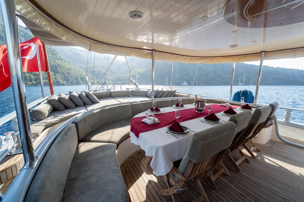 Queen Lila Gulet Küçük Görsel 11