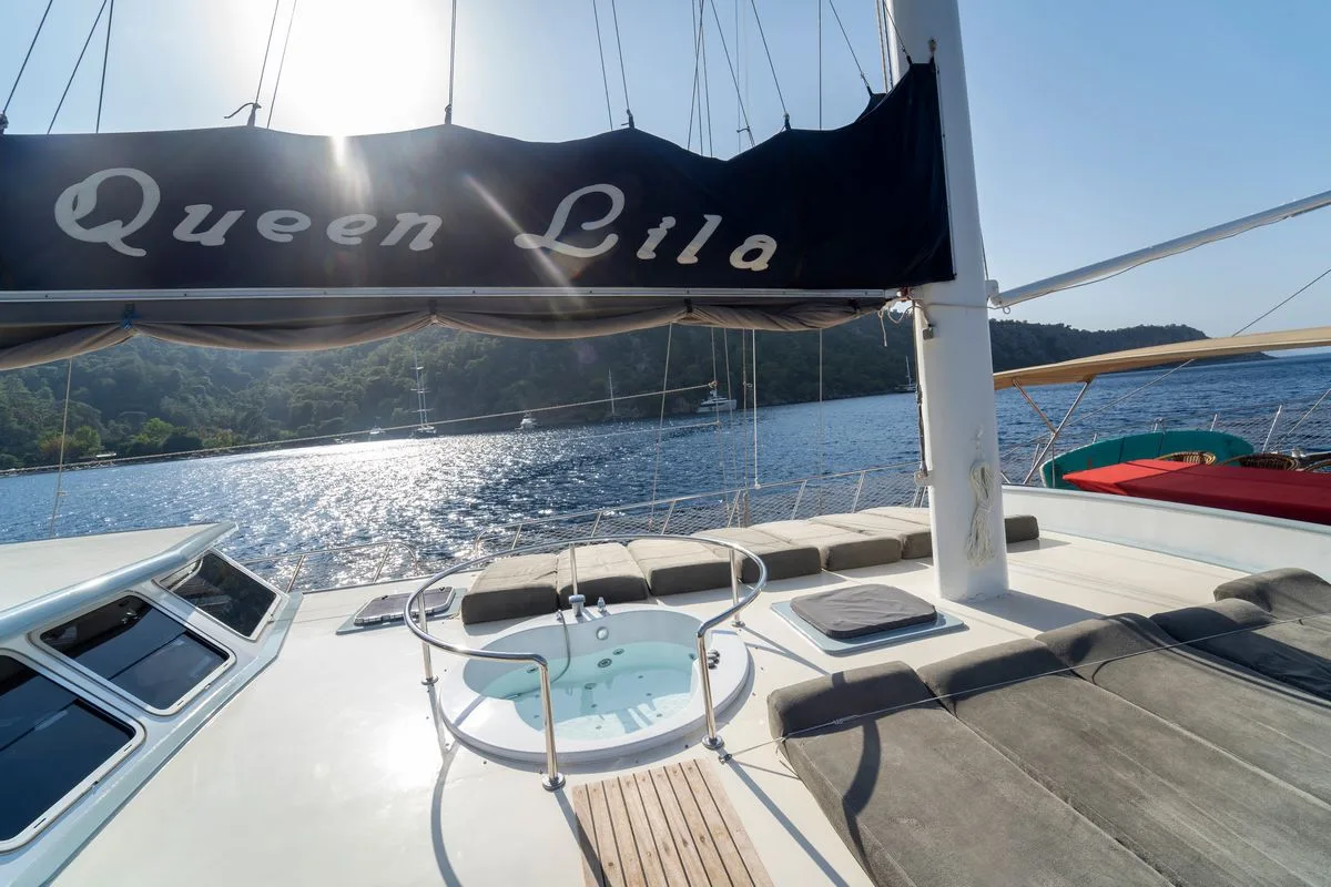 Queen Lila Gulet Küçük Görsel 8