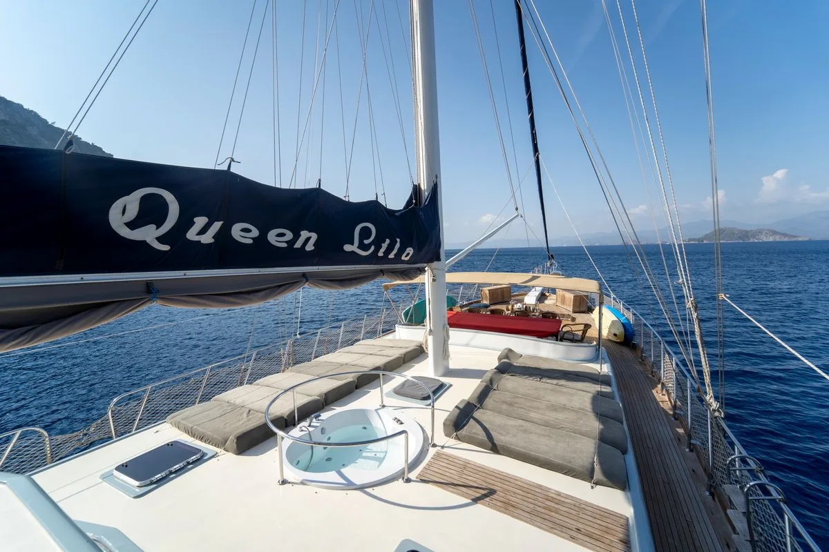 Queen Lila Gulet Küçük Görsel 7