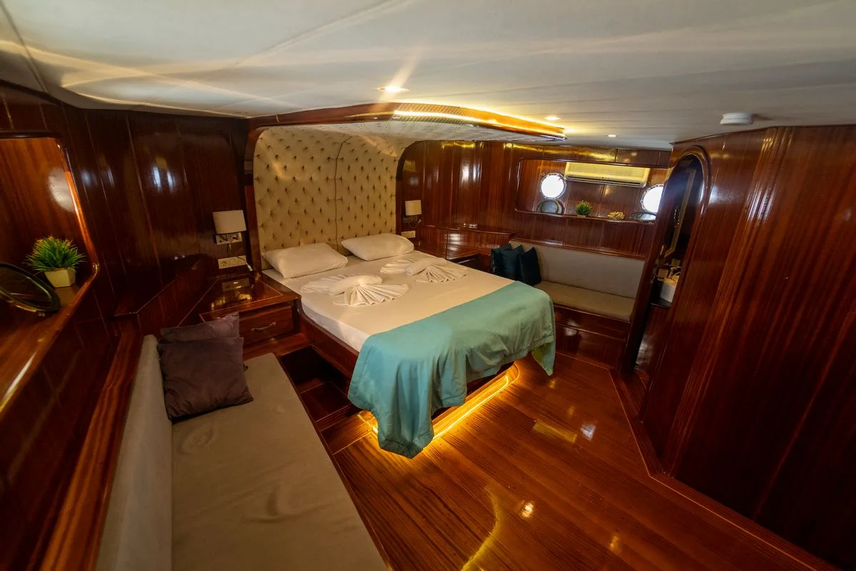 Queen Lila Gulet Küçük Görsel 28