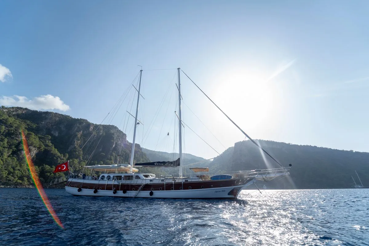Queen Lila Gulet Küçük Görsel 18