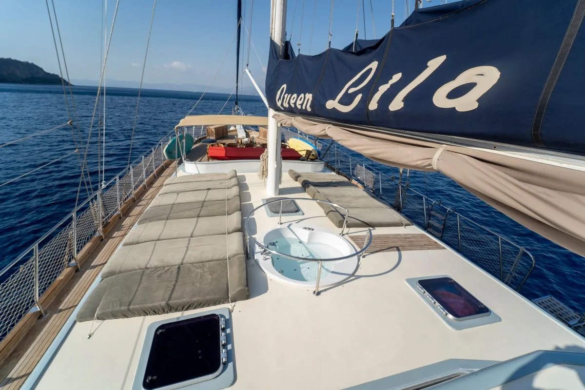 Queen Lila Gulet Küçük Görsel 6
