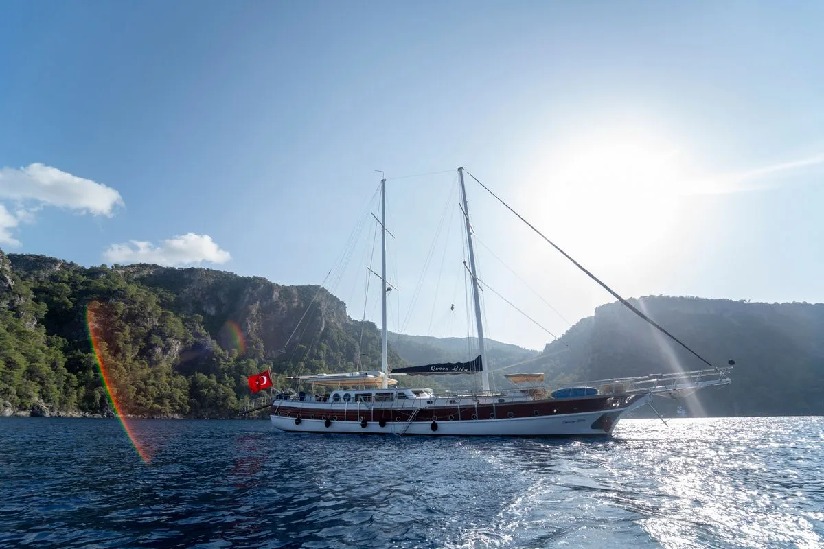 Queen Lila Gulet Ana Görsel